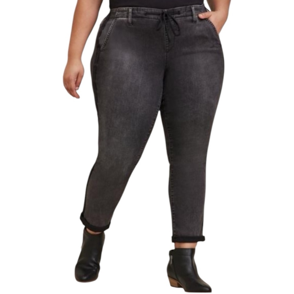 Torrid Pull-On tuxedo style Boyfriend Jean size 2s EUC